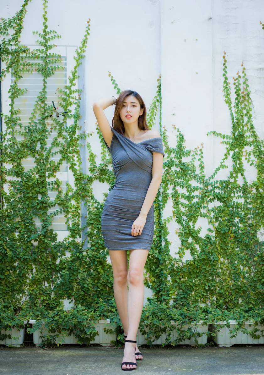 [Mzsock] NO.207 Kim Yun Kyo off-shoulder dress and short skirt with high legs street photography#[54P]-1